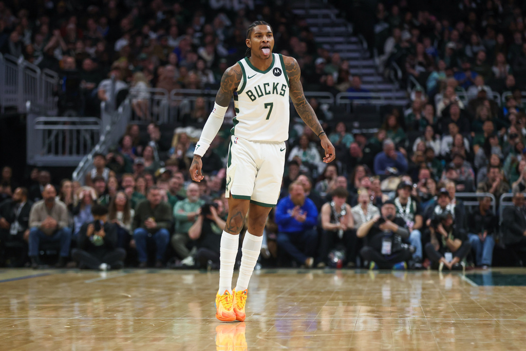 Milwaukee Bucks' Bobby Portis reacts during an NBA basketball game against the Washington Wizards, Wednesday, Dec. 31, 2025, in Milwaukee. (AP Photo/Kylie Bridenhagen)