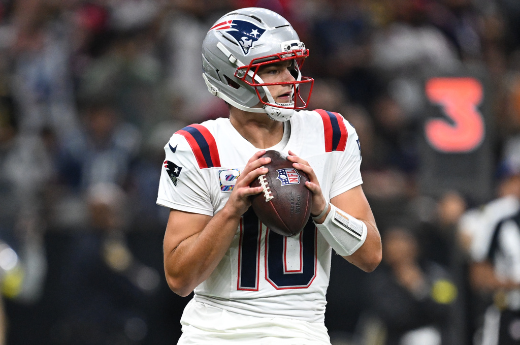 New England Patriots quarterback Drake Maye looks to throw during the second half of an NFL football game against the New Orleans Saints, Sunday, Oct. 12, 2025, in New Orleans. (AP Photo/Ella Hall)