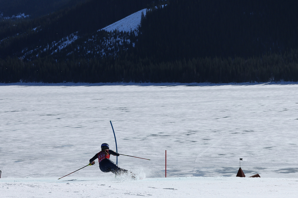 United States' Mikaela Shiffrin speeds down the course to win an alpine ski, women's World Cup slalom, in Are, Sweden, Sunday, March 15, 2026. (AP Photo/Gabriele Facciotti)