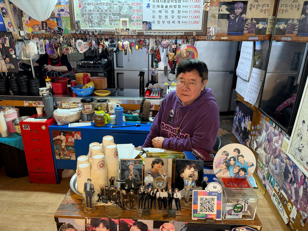 Jang Young Kun, owner of Yoojung Sikdang, poses for a photo at his restaurant in Seoul, South Korea, Friday, March 20, 2026. (AP Photo/Juwon Park)