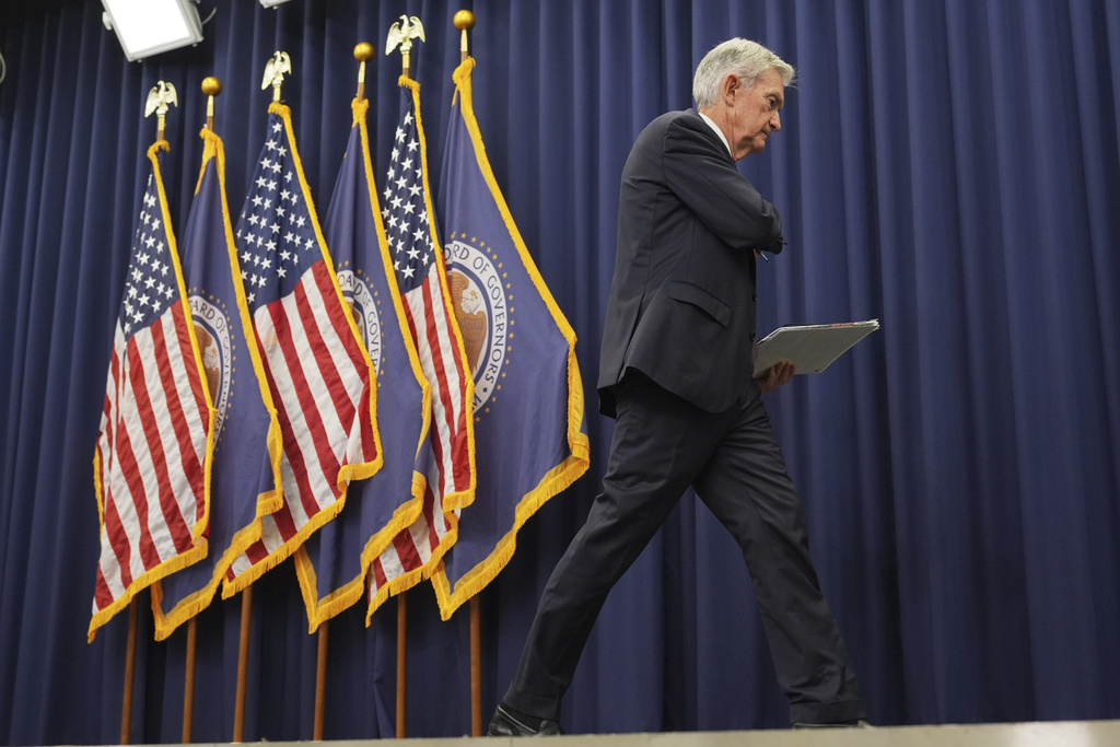 Federal Reserve Chairman Jerome Powell walks off after a news conference following the Federal Open Market Committee meeting, Wednesday, Sept. 17, 2025, at the Federal Reserve Board Building in Washington. (AP Photo/Jacquelyn Martin)