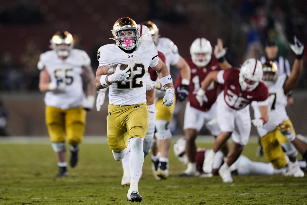 Notre Dame running back Aneyas Williams (22) runs for a touchdown during the second half of an NCAA college football game against Stanford, Saturday, Nov. 29, 2025, in Stanford, Calif. (AP Photo/Godofredo A. V&aacute;squez)