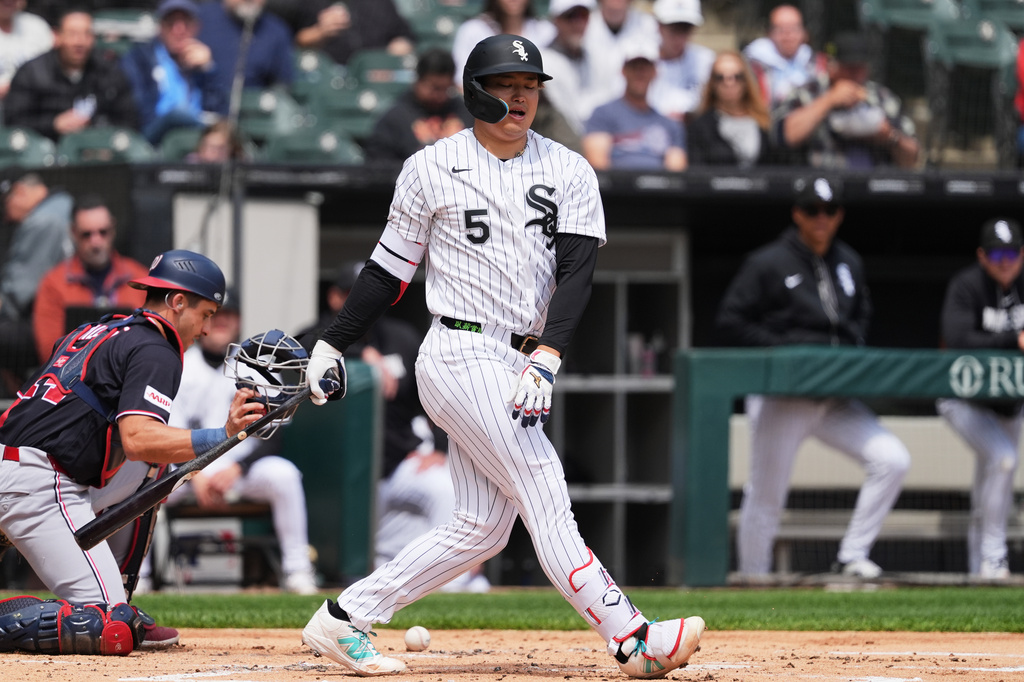Chicago White Sox's Munetaka Murakami, of Japan, reacts after striking out swinging during the first inning of a baseball game against the Washington Nationals at Rate Field in Chicago, Sunday, April 26, 2026. (AP Photo/Nam Y. Huh)