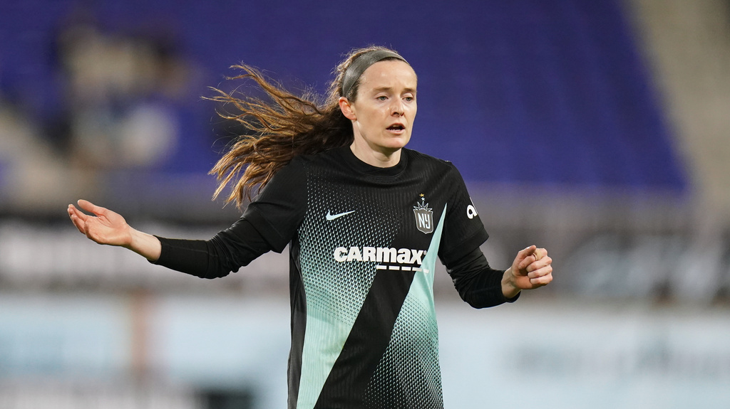 FILE - Gotham FC midfielder Rose Lavelle (16) during an NWSL soccer match against Denver Summit, on March 25, 2026 in Harrison, N.J. (AP Photo/Vera Nieuwenhuis, File)