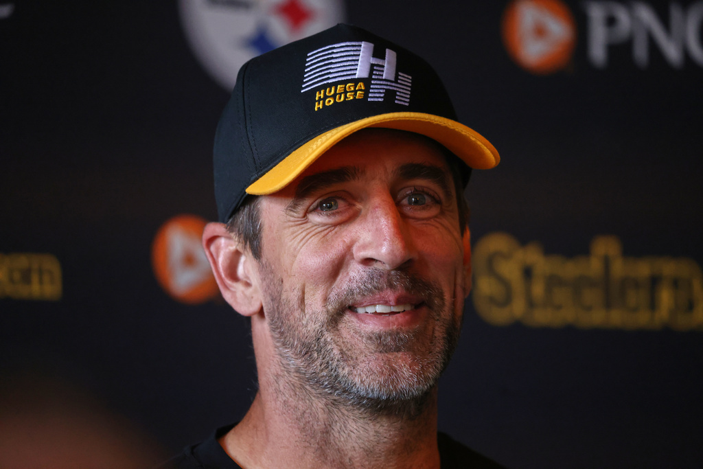 Pittsburgh Steelers quarterback Aaron Rodgers speaks during a press conference prior to a training session ahead of their match against Minnesota Vikings in Dublin, Friday, Sept. 26, 2025.(AP Photo/Peter Morrison)