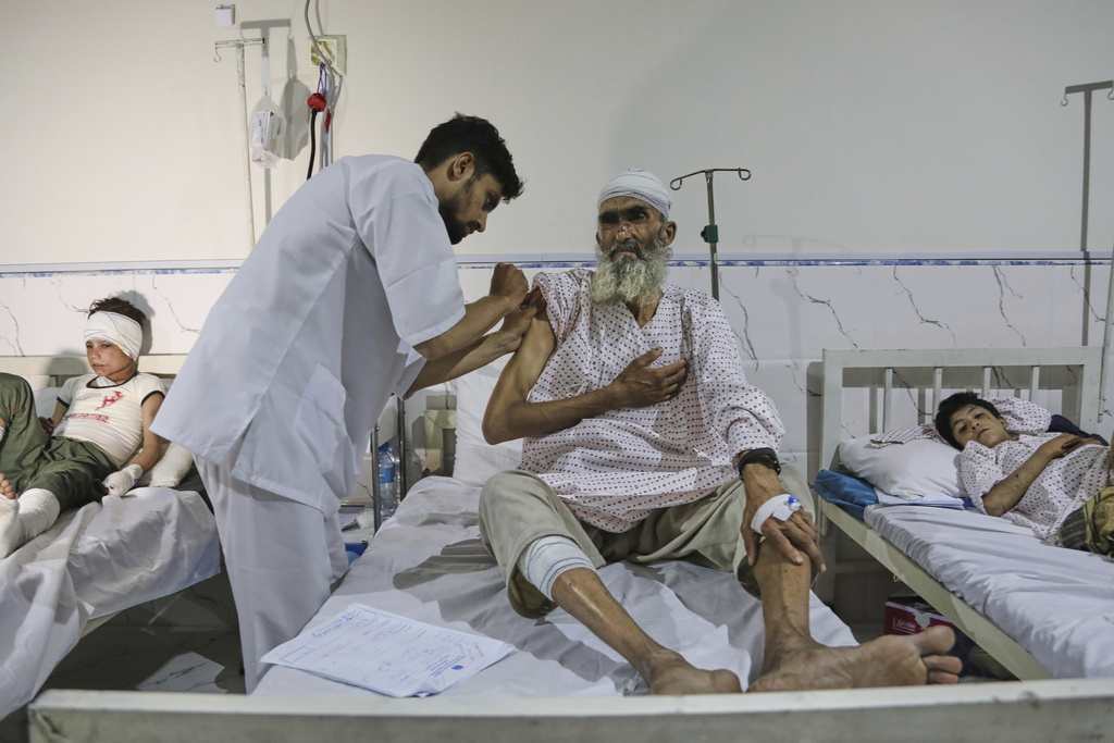 Afghans injured during a powerful earthquake that struck eastern Afghanistan Sunday, are treated at Nangarhar Regional hospital in Jalalabad, Afghanistan, Wednesday, Sept. 3, 2025.(AP Photo/Siddiqullah Alizai)