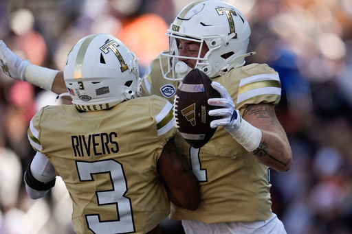 Georgia Tech tight end Josh Beetham (17) celebrates his touchdown against the Syracuse during the first half of an NCAA college football game, Saturday, Oct. 25, 2025, in Atlanta. (AP Photo/Mike Stewart) Georgia Tech tight end Josh Beetham (17) celebrates his touchdown against the Syracuse during the first half of an NCAA college football game, Saturday, Oct. 25, 2025, in Atlanta. (AP Photo/Mike Stewart)