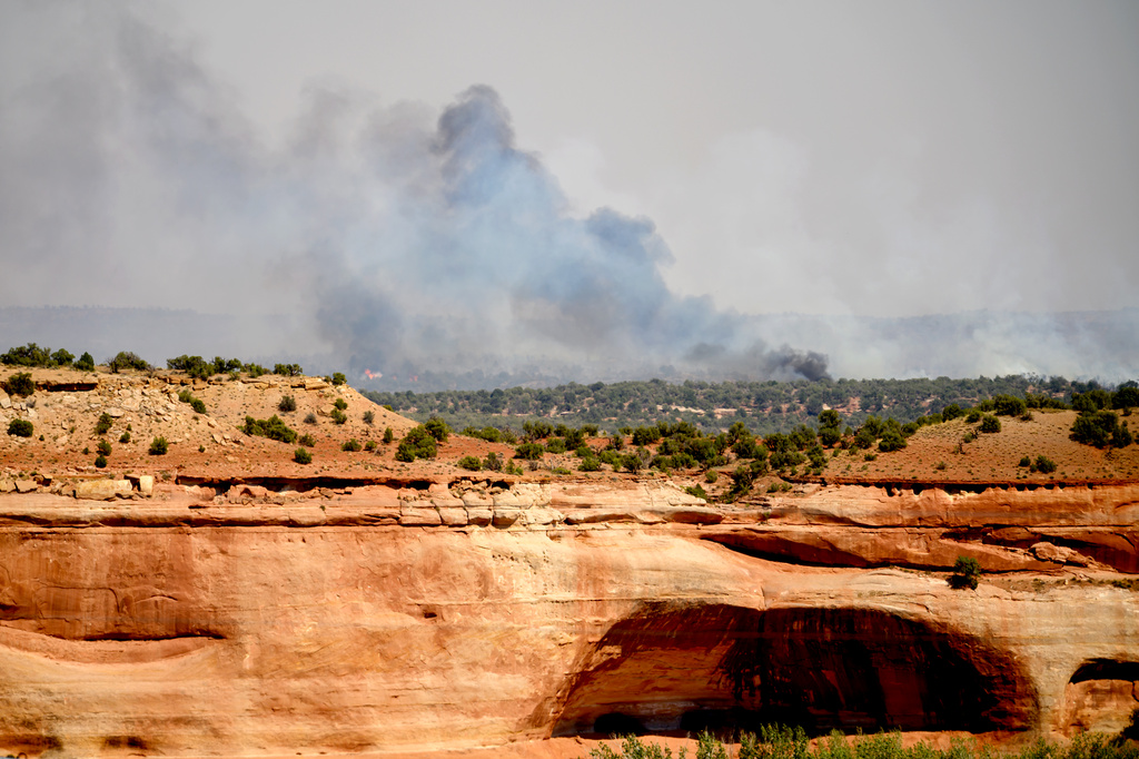 The Snyder Fire burns near Thompson Springs, Utah, on Sunday, June 28, 2026. (AP Photo/Noah Berger)