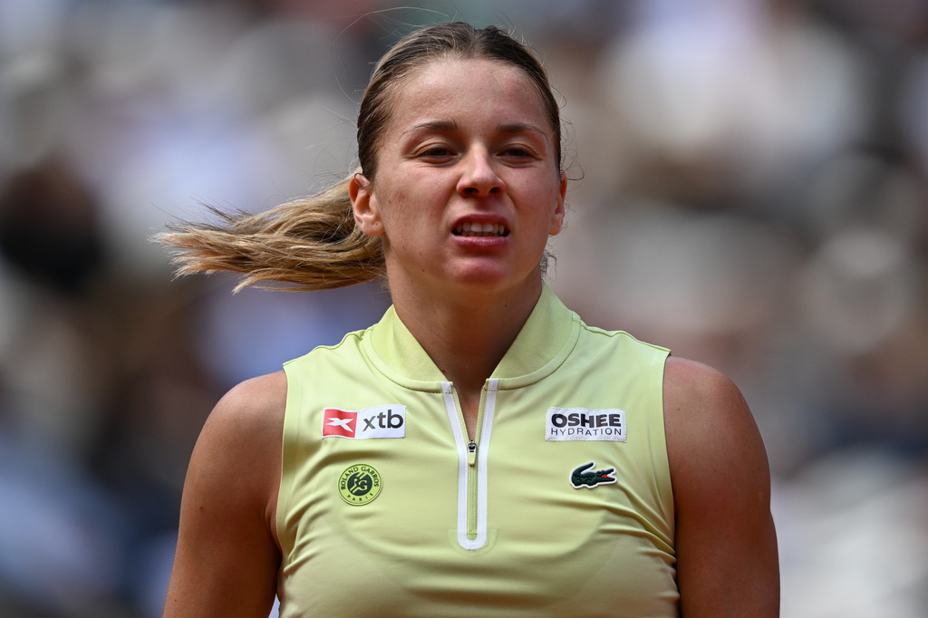 Poland's Maja Chwalinska reacts during the final tennis match against Russia's Mirra Andreeva at the French Open in Paris, Saturday, June 6, 2026. (AP Photo/Emma Da Silva)