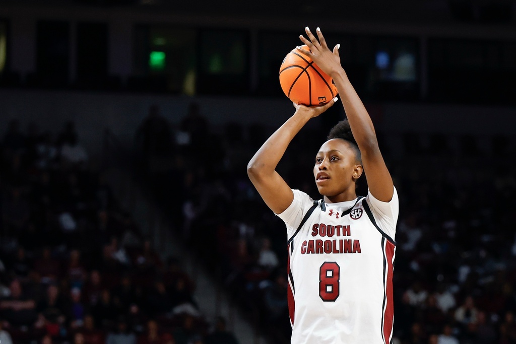 South Carolina forward Joyce Edwards shoots a jump shot against Alabama during the first half of an NCAA college basketball game in Columbia, S.C., Thursday, Jan. 1, 2026. (AP Photo/Nell Redmond)