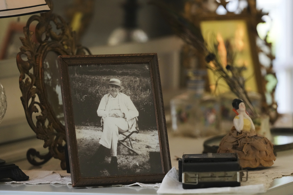 A photograph of Thomas Edison is displayed at the Edison and Ford Winter Estates, which he purchased in 1885, Saturday, Aug. 9, 2025, in Fort Myers, Fla. (AP Photo/Lynne Sladky)