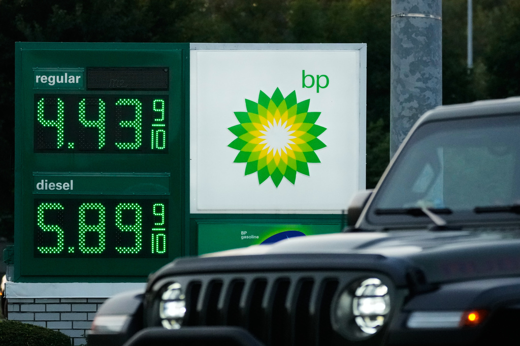 Gas prices are displayed at a gas station in Mount Prospect, Ill., Thursday, Sept. 3, 2026. (AP Photo/Nam Y. Huh)