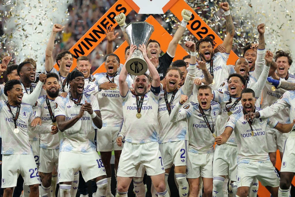 Aston Villa players celebrate as they win the Europa League final soccer match between Freiburg and Aston Villa in Istanbul, Turkey, Thursday, May 21, 2026. (AP Photo)