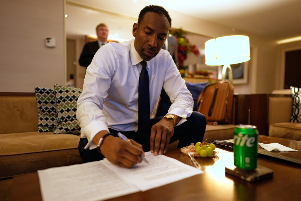 Atlanta Mayor Andre Dickens works on his speech for an election night watch party after winning the mayoral race on Tuesday, Nov. 4, 2025, in Atlanta. (AP Photo/Mike Stewart)