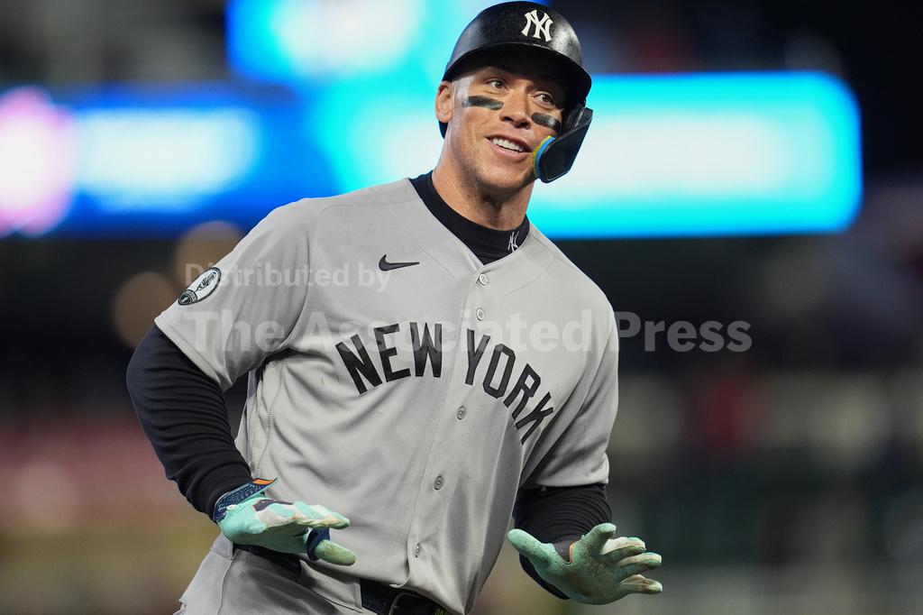 Yankees pull Aaron Judge for a pinch-hitter in the 6th inning vs. Twins