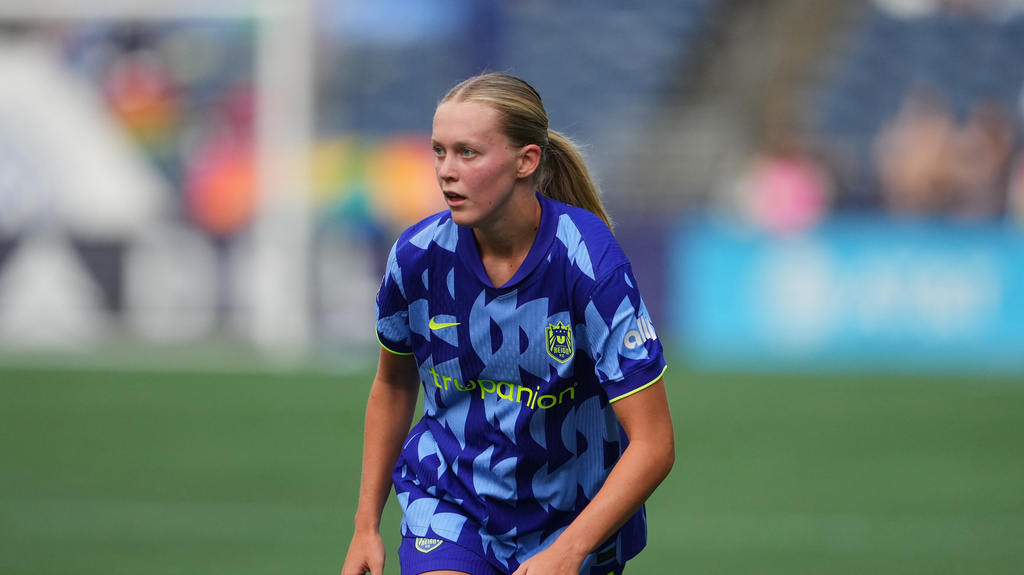 FILE - Seattle Reign FC forward Maddie Dahlien looks on during the first half of an NWSL soccer match against Angel City FC, Aug. 9, 2026, in Seattle. (AP Photo/Lindsey Wasson, File)