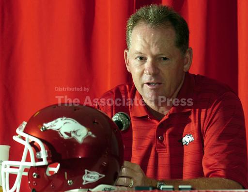 Arkansas brings back Bobby Petrino as offensive coordin... - Vimarsana News