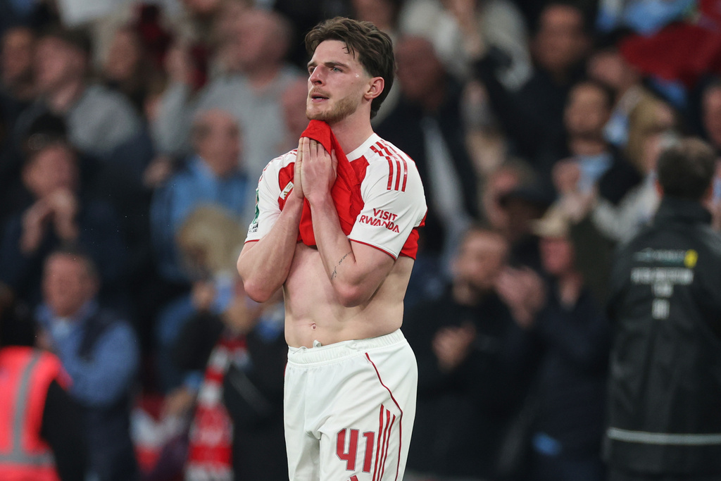 Arsenal's Declan Rice reacts after losing the English League Cup final soccer match between Arsenal and Manchester City in London, Sunday, March 22, 2026. (AP Photo/Richard Pelham)