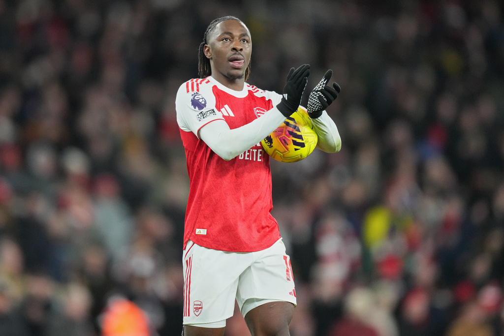 Arsenal's Eberechi Eze walks off the pitch after a Premier League soccer match between Arsenal and Tottenham in London, Sunday, Nov. 23, 2025. (AP Photo/Frank Augstein)