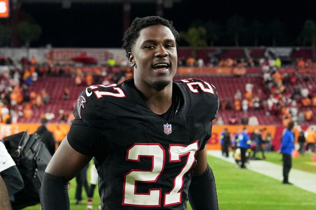 FILE - Atlanta Falcons defensive end James Pearce Jr. (27) leaves the field following an NFL football game against the Tampa Bay Buccaneers, Dec 11, 2025, in Tampa, Fla. (AP Photo/Peter Joneleit, File)