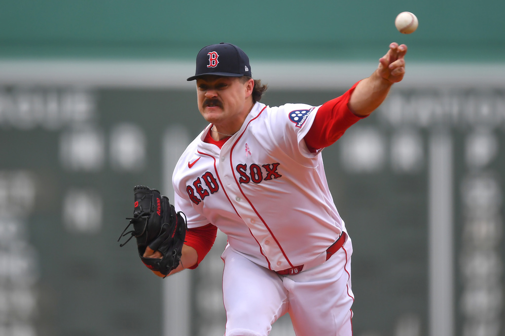 Boston Red Sox's Payton Tolle delivers a pitch to a Tampa Bay Rays batter in the first inning of a baseball game, Sunday, May 10, 2026, in Boston. (AP Photo/Steven Senne)