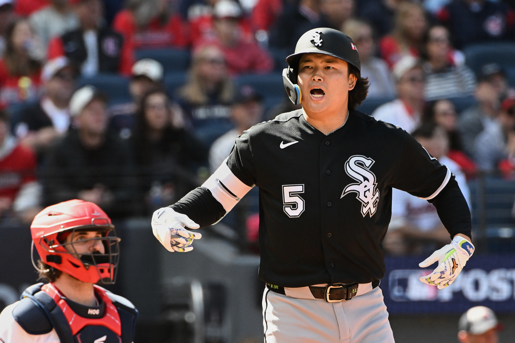 Chicago White Sox's Munetaka Murakami reacts after hitting a two-run home run against the Cleveland Guardians during the fourth inning in Game 1 of baseball's American League Division Series, Saturday, Oct. 3, 2026, in Cleveland. (AP Photo/Phil Long)