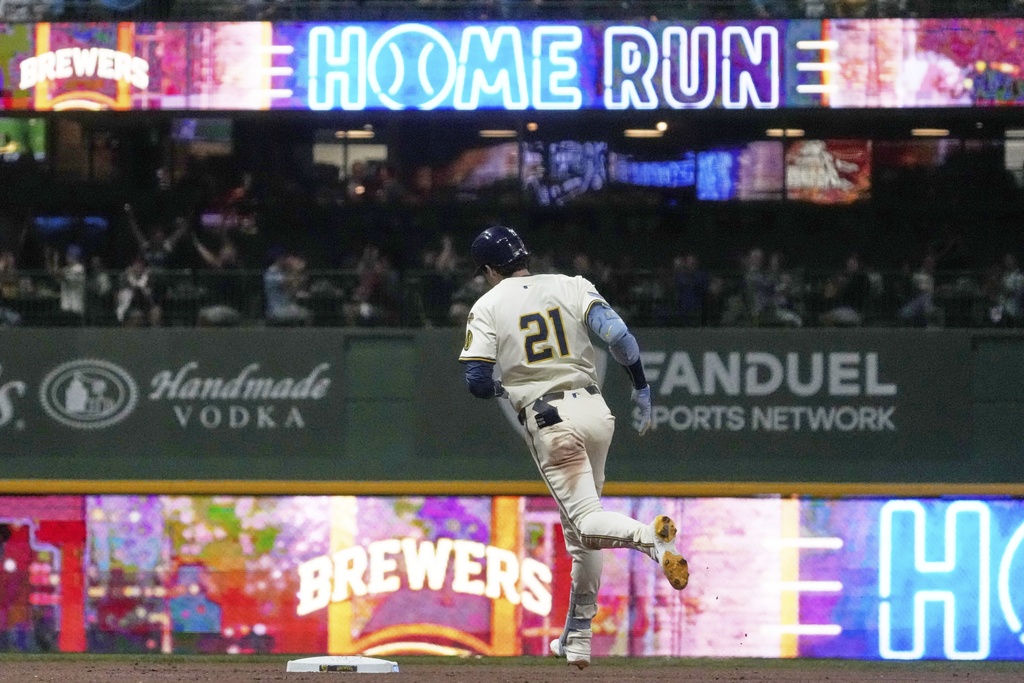 Milwaukee Brewers' Christian Yelich is rounds the bases after hitting a two-run home run during the fourth inning of a baseball game against the Los Angeles Angels Tuesday, Sept. 16, 2025, in Milwaukee. (AP Photo/Morry Gash)