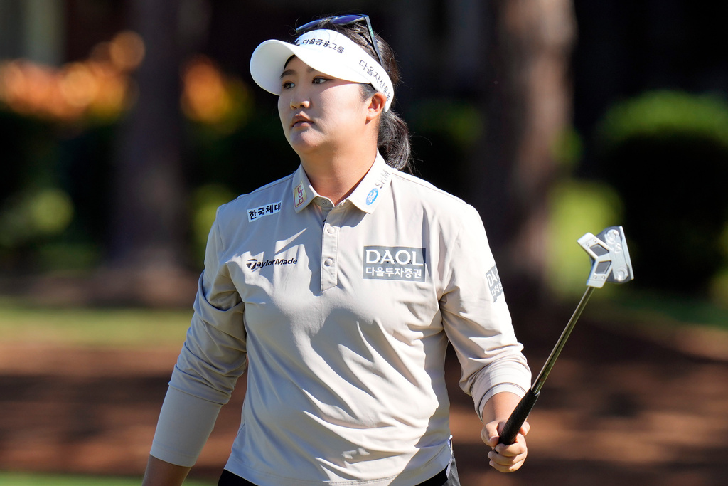 Haeran Ryu, of South Korea, reacts after making her putt on the fourth hole during the first round of The Annika LPGA golf tournament Thursday, Nov. 13, 2025, in Belleair, Fla. (AP Photo/Chris O'Meara)