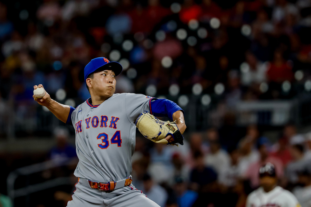 New York Mets pitcher Kodai Senga (34) delivers to an Atlanta Braves batter during the ninth inning of a baseball game, Monday, Aug. 10, 2026, in Atlanta. (AP Photo/Erik S. Lesser)