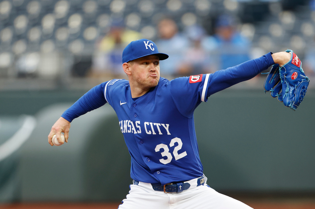 Kansas City Royals pitcher Stephen Kolek throws to a Cleveland Guardians batter during the first inning of a baseball game in Kansas City, Mo., Tuesday, May 5, 2026. (AP Photo/Colin E. Braley)