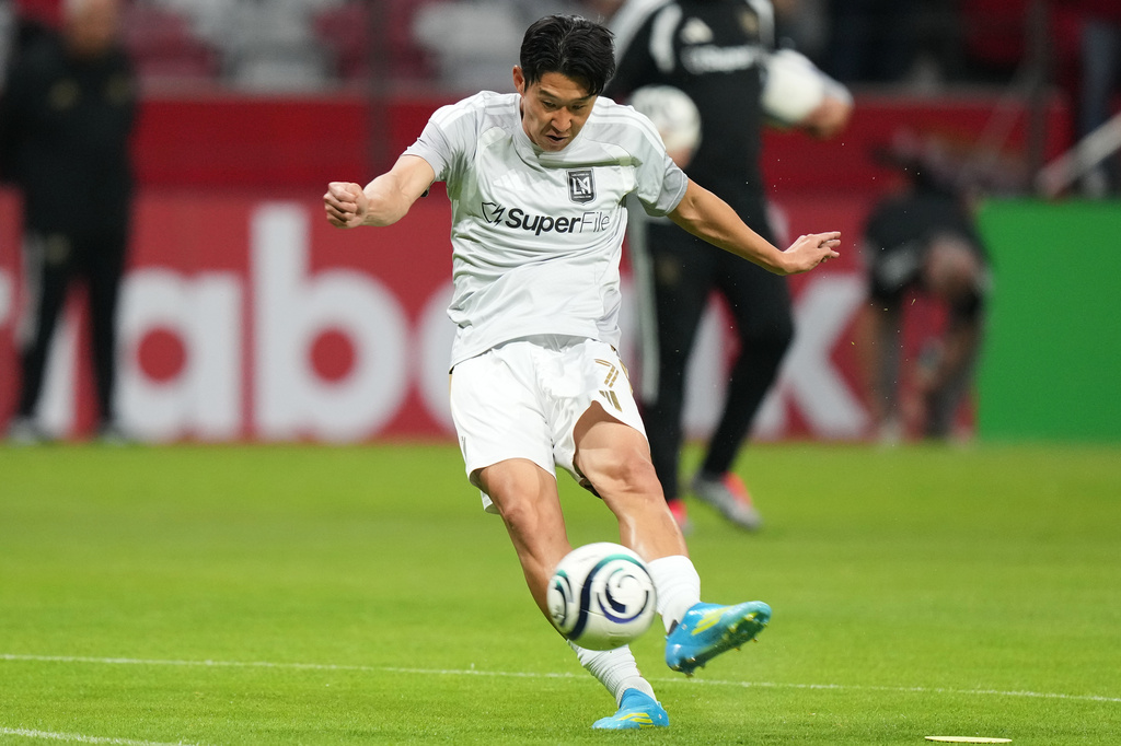 Son Heung-Min of the United States' Los Angeles FC warms up prior to a CONCACAF Champions Cup second leg semifinal soccer match against Mexico's Toluca in Toluca, Mexico, Wednesday, May 6, 2026. (AP Photo/Fernando Llano)