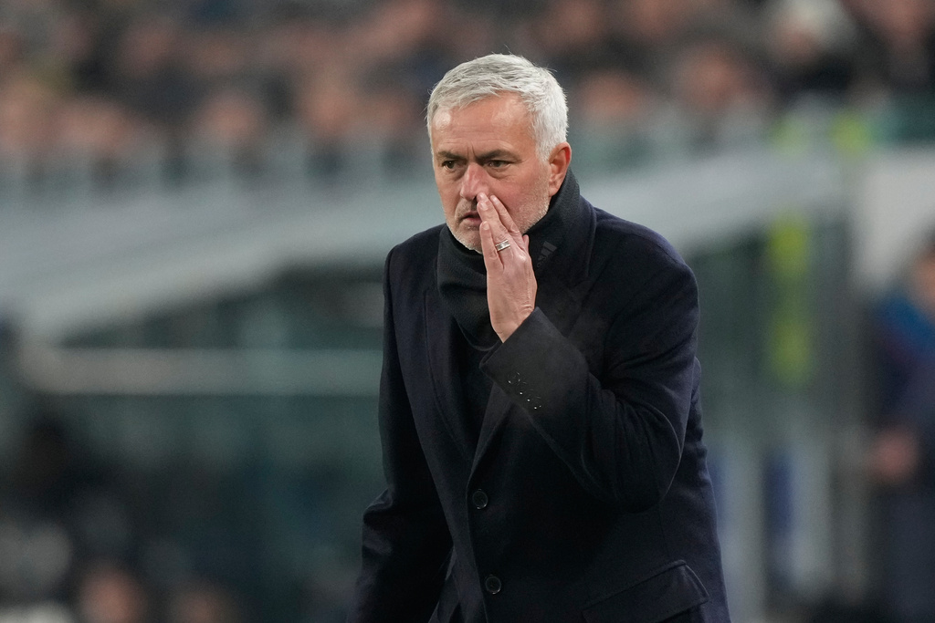 Benfica's head coach Jose Mourinho gives instructions during the Champions League opening phase soccer match between Juventus and SL Benfica in Turin, Italy, Wednesday, Jan. 21, 2026. (AP Photo/Luca Bruno)