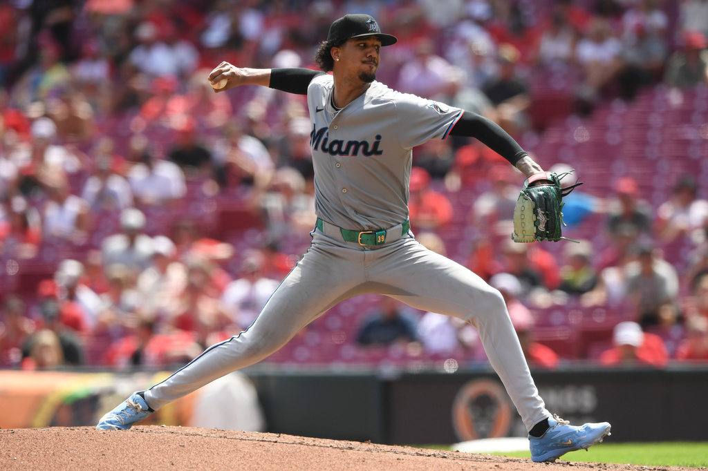 Miami Marlins' Eury Pérez pitches during the sixth inning of a baseball game against the Cincinnati Reds, Sunday, Aug. 16, 2026, in Cincinnati. (AP Photo/Tanner Pearson)