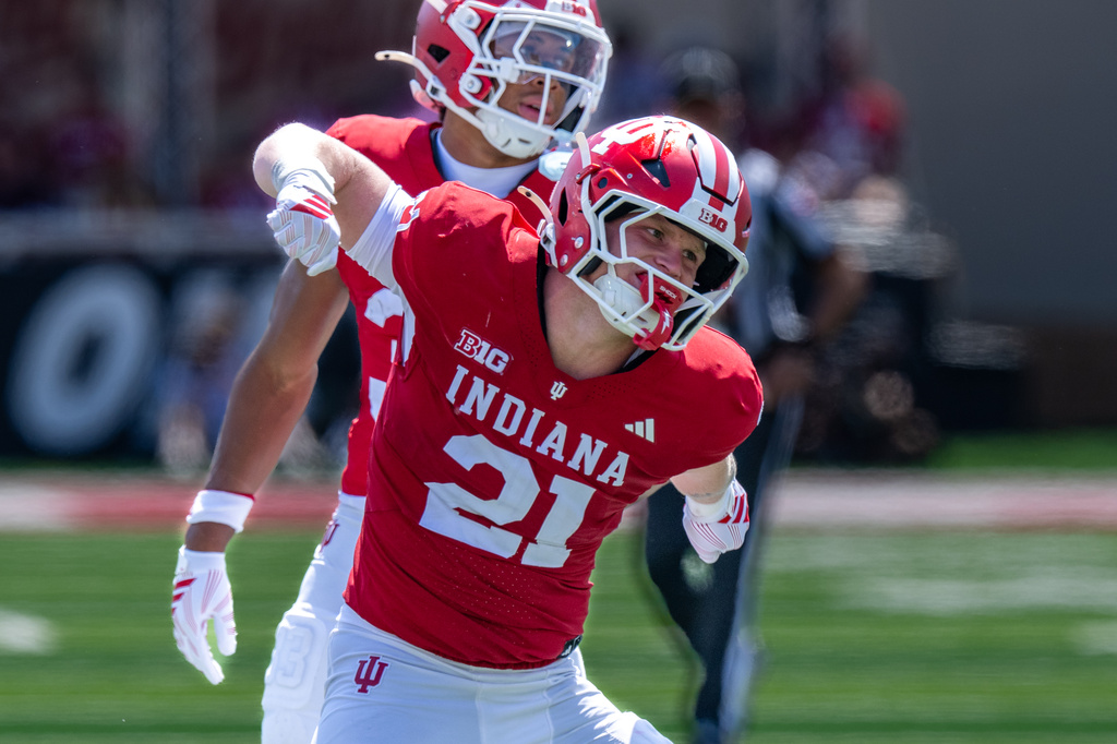 Indiana linebacker Jacob Savage (21) reacts after making a defensive stop during the second half of an NCAA college football game against North Texas, Saturday, Sept. 5, 2026, in Bloomington, Ind. (AP Photo/Doug McSchooler)