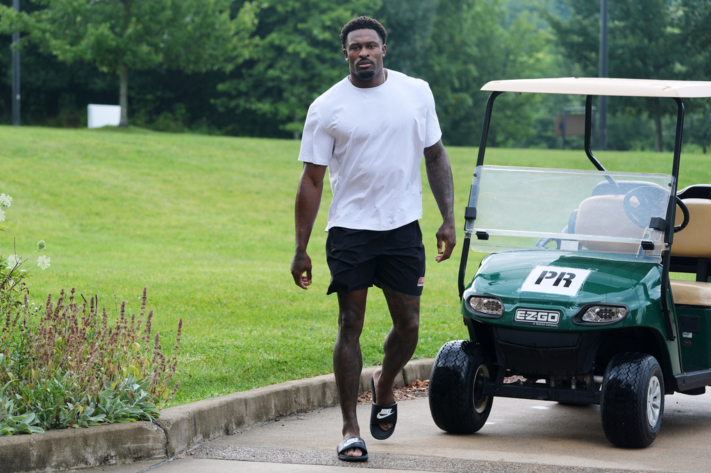 Pittsburgh Steelers wide receiver D.K. Metcalf arrives to meet with reporters at the NFL football team's camp in Latrobe, Pa., Tuesday, July 28, 2026. (AP Photo/Gene J. Puskar)