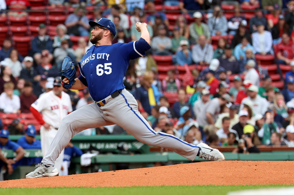 Kansas City Royals pitcher Noah Cameron throws during the second inning of a baseball game against the Boston Red Sox, Sunday, Sept. 13, 2026, in Boston. (AP Photo/Mark Stockwell)