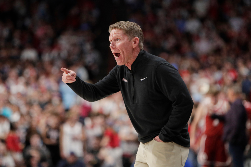 Gonzaga head coach Mark Few directs his team during the first half of an NCAA college basketball game against Oklahoma, Saturday, Nov. 8, 2025, in Spokane, Wash. (AP Photo/Young Kwak)