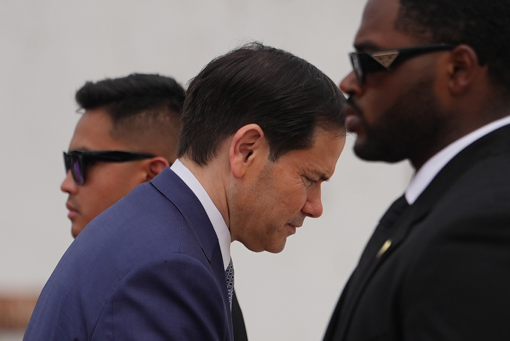 United States Secretary of State Marco Rubio boards his plane for New Delhi at Netaji Subhash Chandra Bose International Airport in Kolkata, India, Saturday, May 23, 2026. (AP Photo/Julia Demaree Nikhinson, Pool)