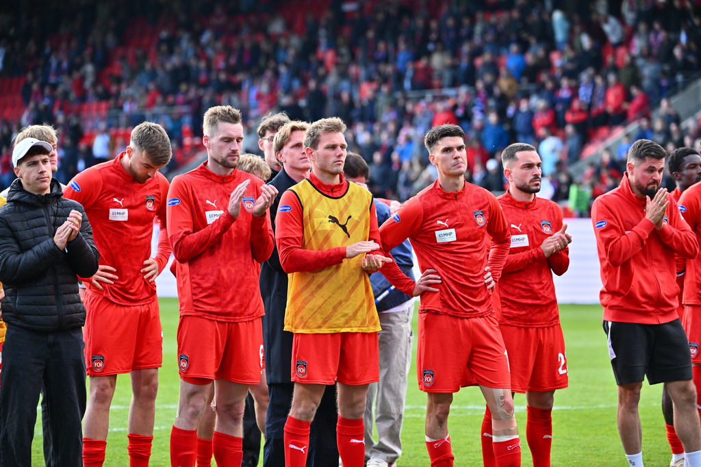 Heidenheim players after the German Bundesliga soccer match between 1. FC Heidenheim and FSV Mainz 05 in Heidenheim, Germany, Saturday, May 16, 2026. (Jan-Philipp Strobel/dpa via AP)