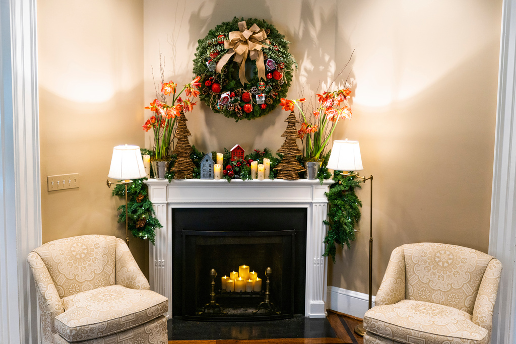 FILE - The vice president's official residence living room is decorated with a Christm (AP Photo/Manuel Balce Ceneta, File)