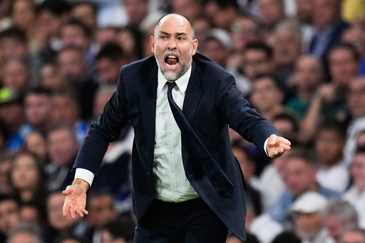 Juventus' head coach Igor Tudor shouts during the Champions League opening phase soccer match between Real Madrid and Juventus in Madrid, Spain, Wednesday, Oct. 22, 2025. (AP Photo/Manu Fernandez) Juventus' head coach Igor Tudor shouts during the Champions League opening phase soccer match between Real Madrid and Juventus in Madrid, Spain, Wednesday, Oct. 22, 2025. (AP Photo/Manu Fernandez)