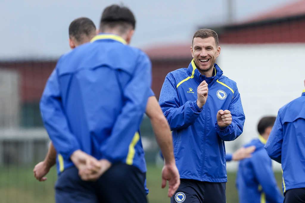 Bosnia's captain Edin Dzeko gestures during the training session ahead of the World Cup playoff final soccer match against Italy, at the Butmir training centre, in Sarajevo, Bosnia, Monday, March 30, 2026. (AP Photo/Armin Durgut)