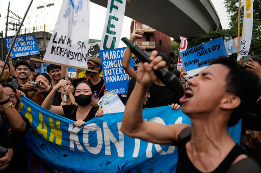 Students attend an anti-corruption rally near the Malacanang presidential palace in Manila, Philippines, Friday, Oct. 17, 2025. (AP Photo/Aaron Favila) Students attend an anti-corruption rally near the Malacanang presidential palace in Manila, Philippines, Friday, Oct. 17, 2025. (AP Photo/Aaron Favila)