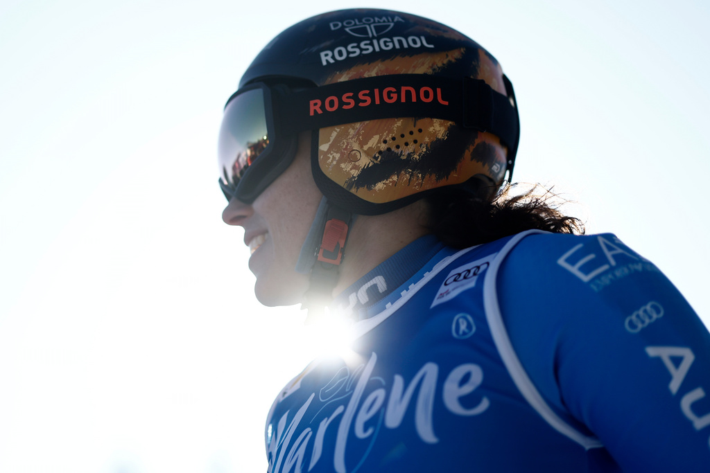 Italy's Federica Brignone prepares to start a women's World Cup giant slalom, in Kronplatz, Tuesday, Jan. 20, 2026. (AP Photo/Gabriele Facciotti)