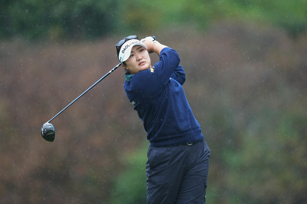 Haeran Ryu of South Korea plays a shot on the 16th hole during the final round of the LPGA BMW Ladies Championship at the Pine Beach Golf Links, in Haenam, South Korea, Sunday, Oct. 25, 2026. (AP Photo/Lee Jin-man)