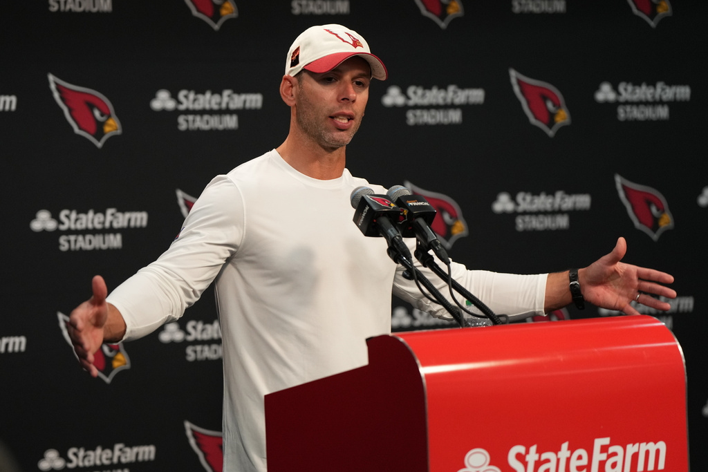 Arizona Cardinals head coach Jonathan Gannon speaks during a news conference following an NFL football game against the Seattle Seahawks Thursday, Sept. 25, 2025, in Glendale, Ariz. (AP Photo/Rick Scuteri)