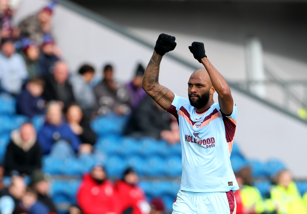 Brentford's Igor Thiago celebrates scoring his side's second goal of the game, during the English Premier League soccer match between Burnley and Brentford, in Burnley, England, Saturday, Feb. 28, 2026. (Richard Sellers/PA via AP)