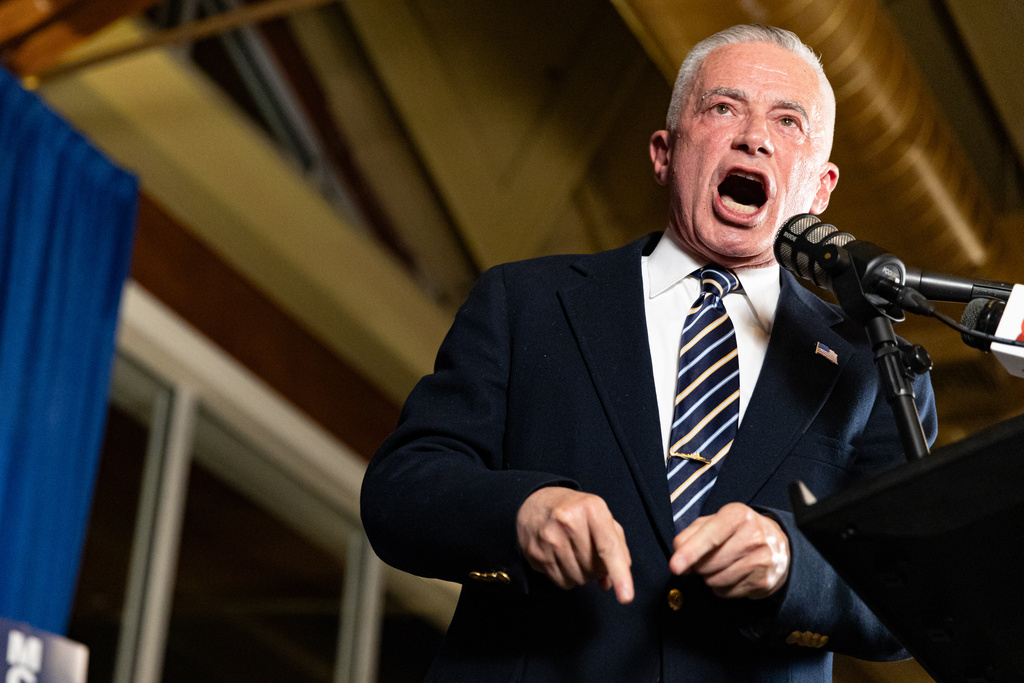 Jersey City mayoral candidate Jim McGreevey speaks to supporters at his election night party, Jersey City, Tuesday, Nov. 4, 2025, in Jersey City, N.J. (AP Photo/Stefan Jeremiah)