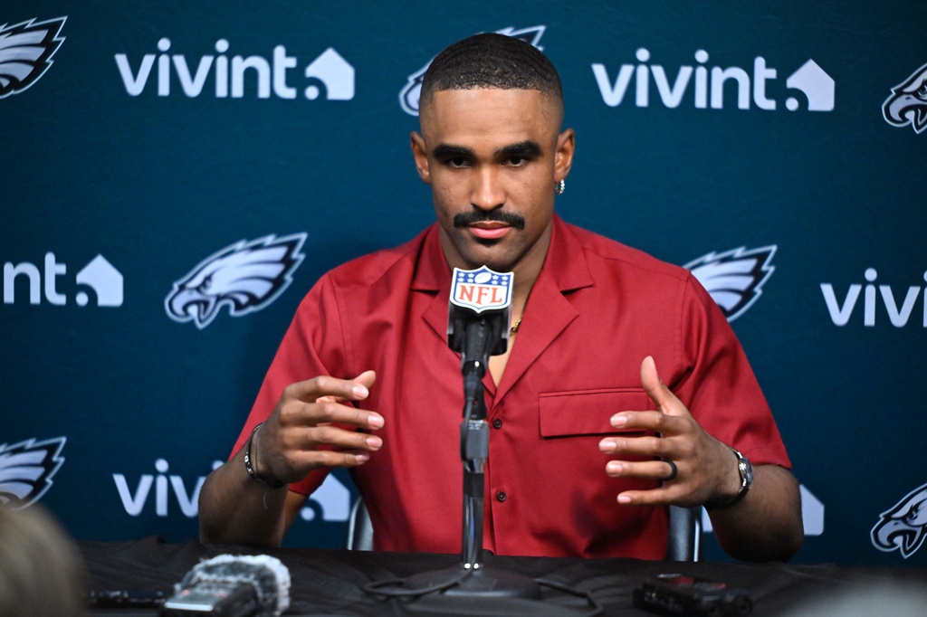 Philadelphia Eagles quarterback Jalen Hurts speaks during a news conference after an NFL football game against the Tennessee Titans, Sunday, Sept. 20, 2026, in Nashville, Tenn.(AP Photo/John Amis)