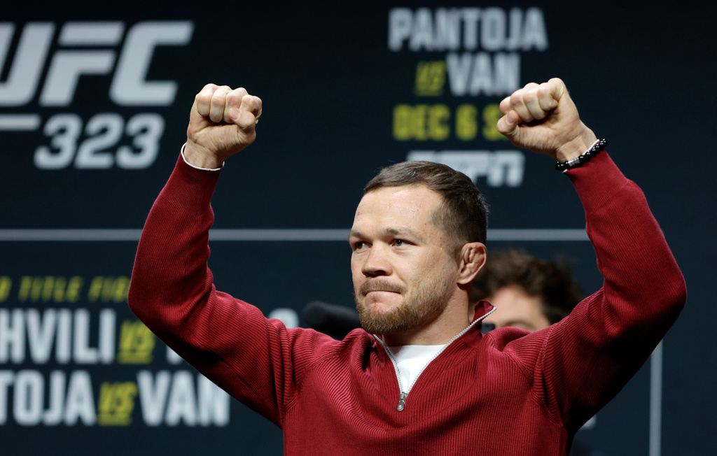 UFC bantamweight fighter Petr Yan, of Russia, poses during a news conference promoting UFC 323, Thursday, Dec. 4, 2025, in Las Vegas. (Steve Marcus/Las Vegas Sun via AP)